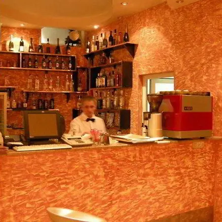 Class Hotel