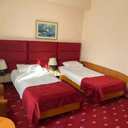 Hotel Class 3*